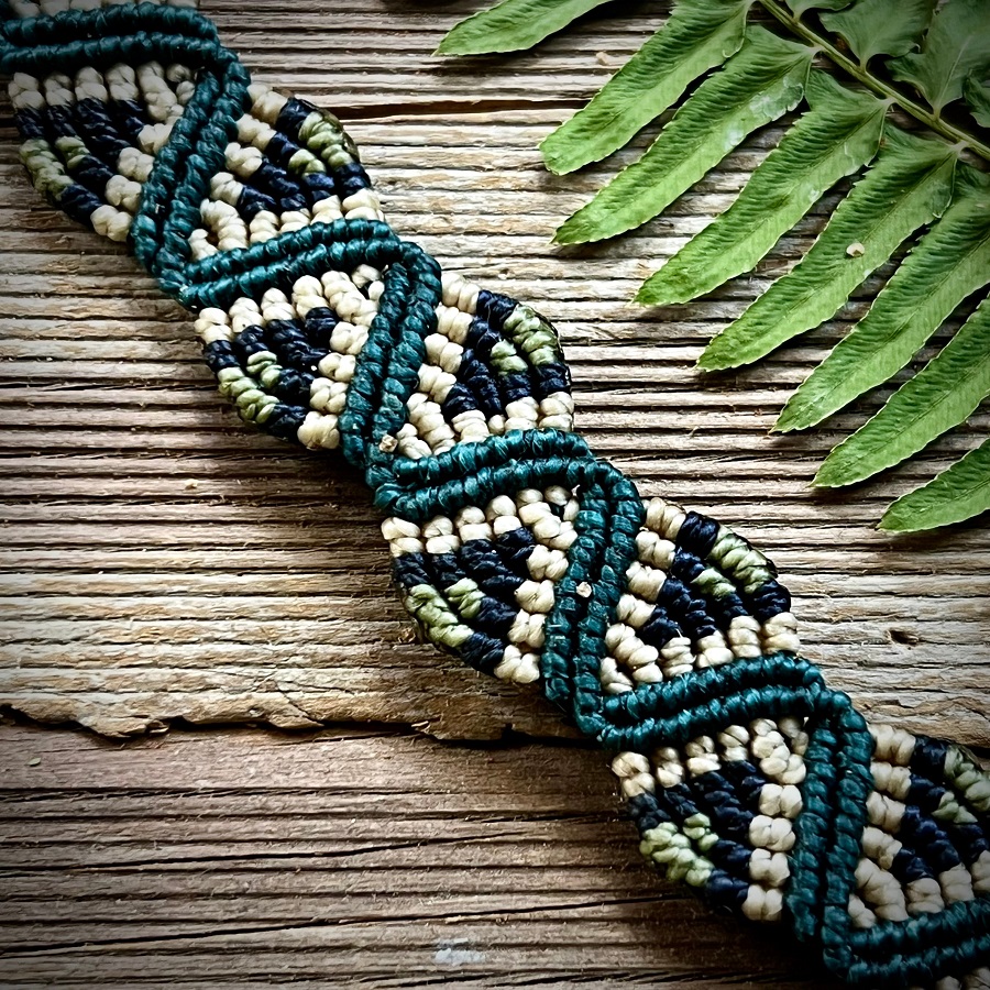 macrame bracelet