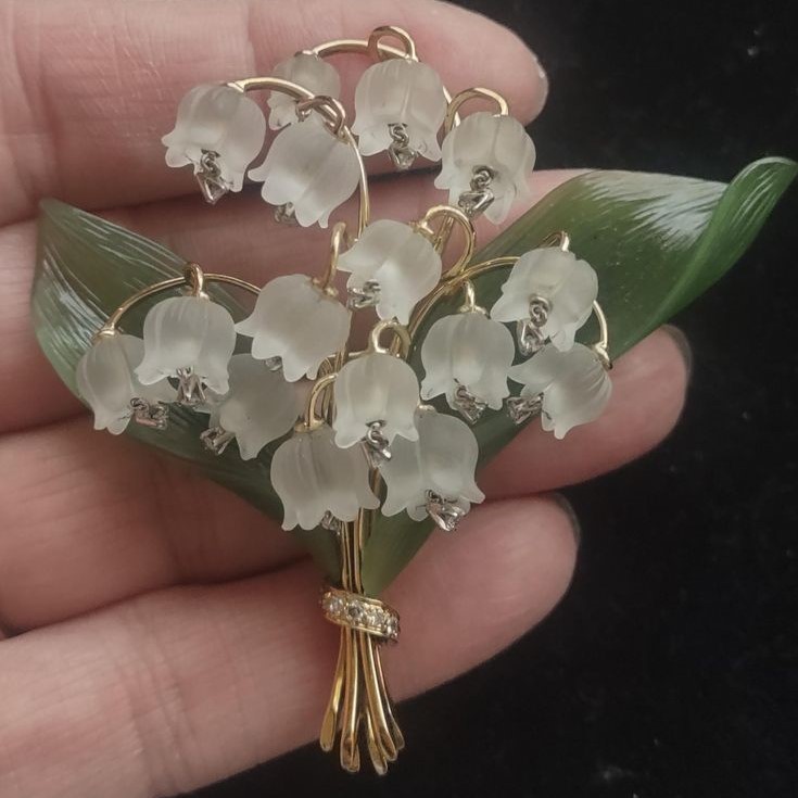 floral brooch