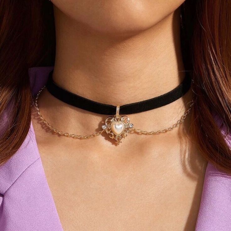 retro heart choker