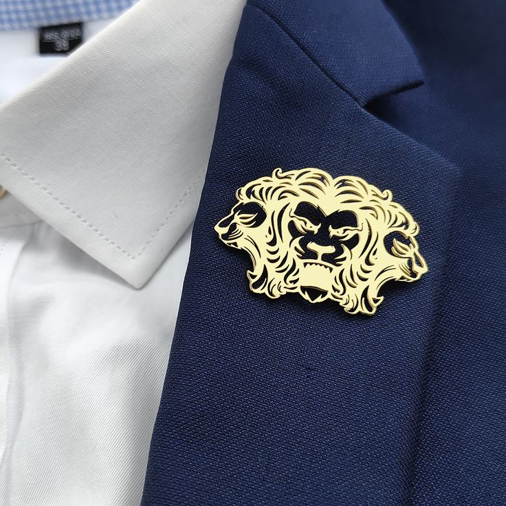 roaring lion lapel pin